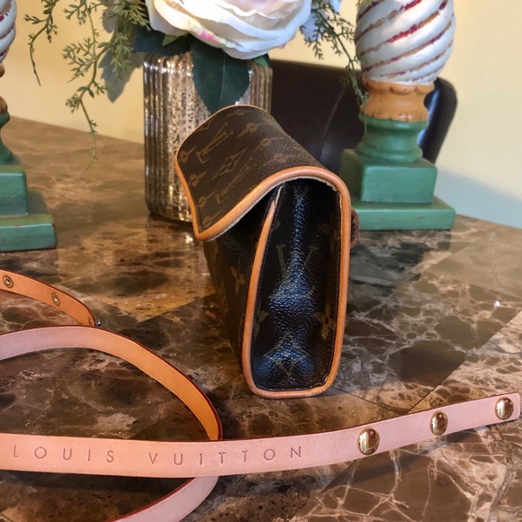 AUTH Louis Vuitton Florentine Belt Bag EXCELLENT🌺 - Picture 5 of 8
